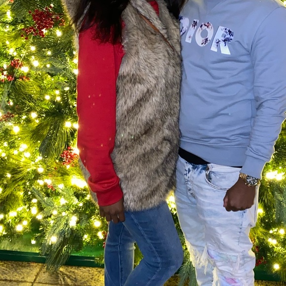 Faux fur vest with hood. - Picture 3 of 3